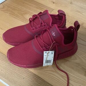 NWT burgundy Adidas size 11 female or 10 Men